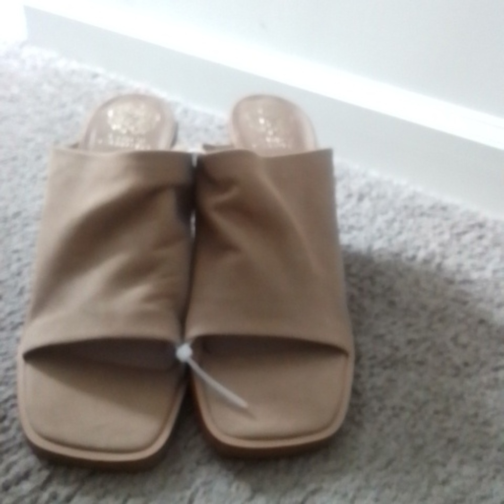 NWT Vince Camuto open toe shoe